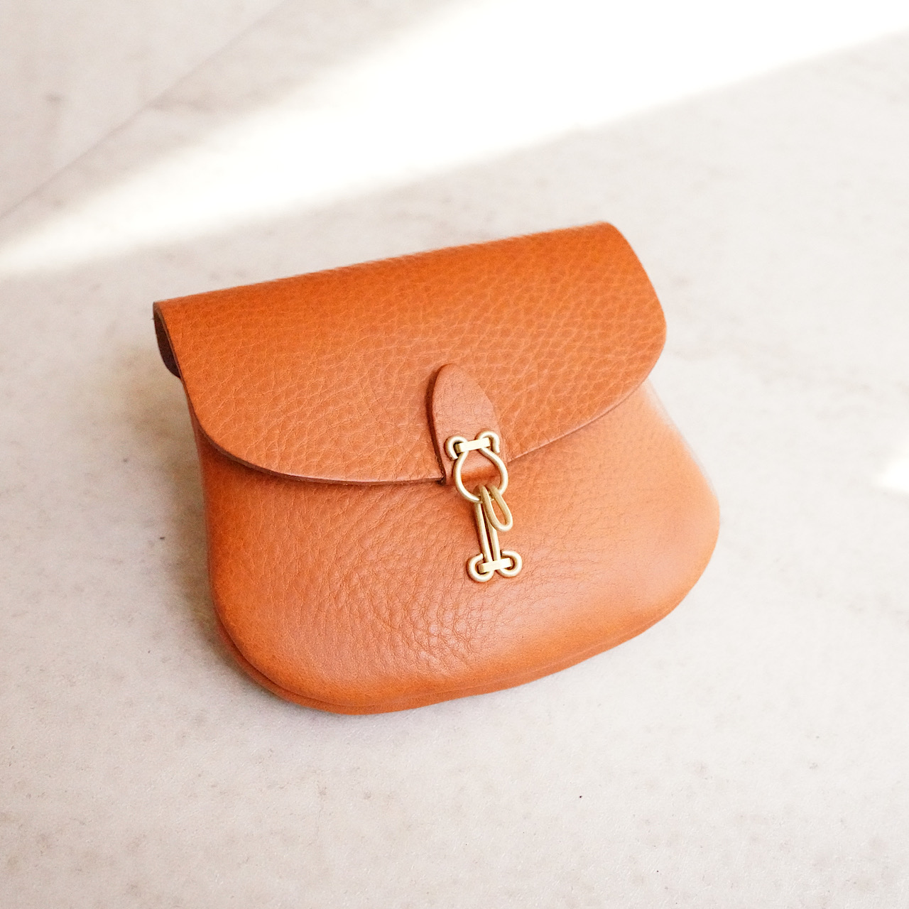 LONA NOUVEAU pouch ブリティッシュグリーン　Mサイズ LONA NOUVEAU pouch ブリティッシュグリーン Mサイズ Neoprene