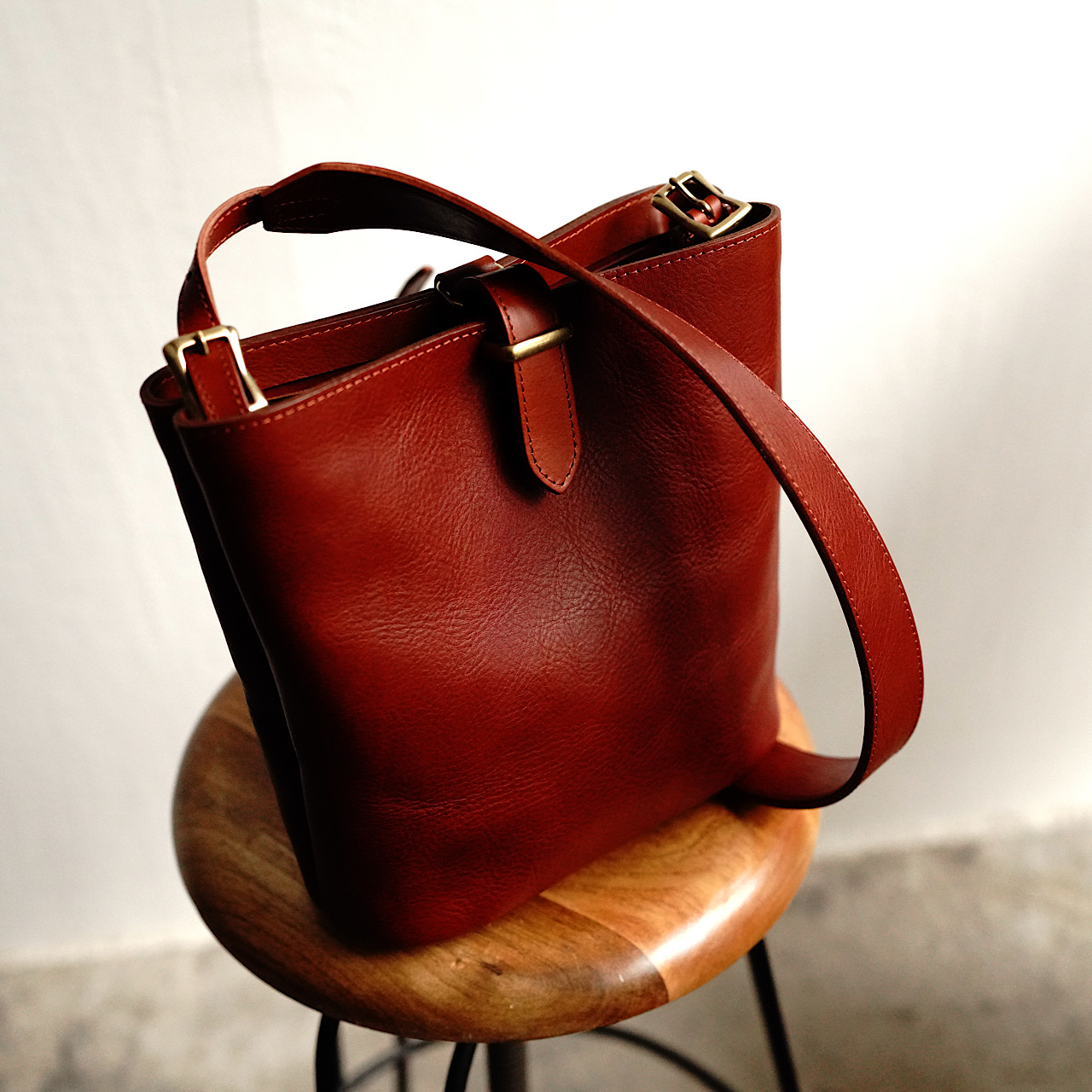 LONA アコテショルダーM オリーブ ACOTE shoulder-M Olive 【箔押し】