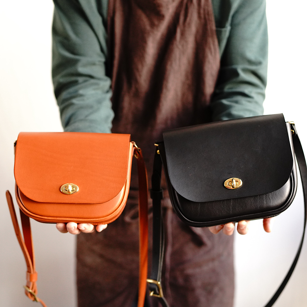 Clasp-H shoulder bag